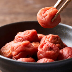 梅干しが三毒を断つと言われる理由とは？